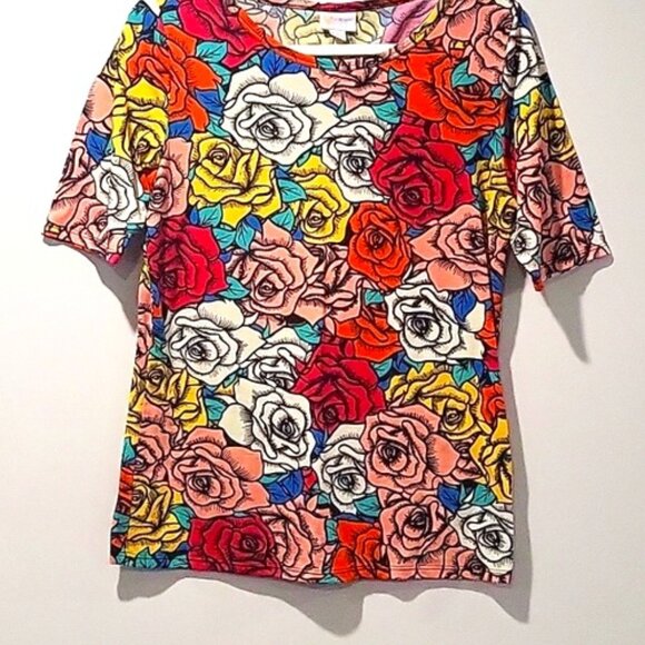 Large floral top - Picture 1 of 3